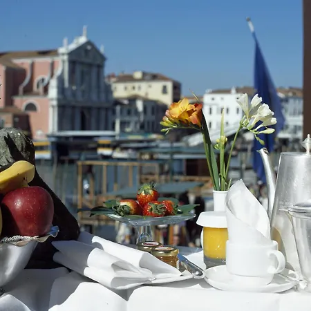 Hotel Carlton On The Grand Canal