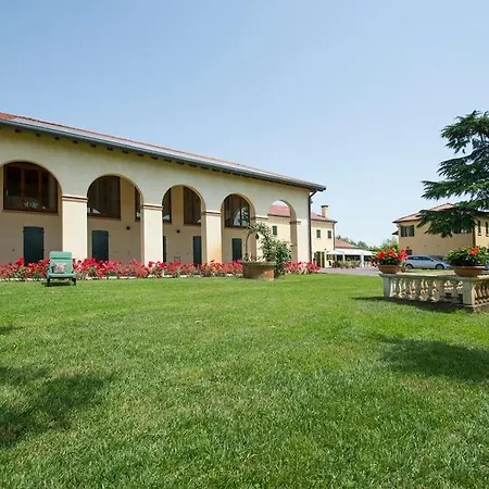 Hotel Venice Airport 4*