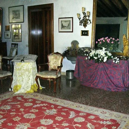 At A Palazzo Bed & Breakfast