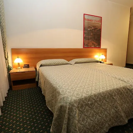 Hotel Commercio&pellegrino 3*