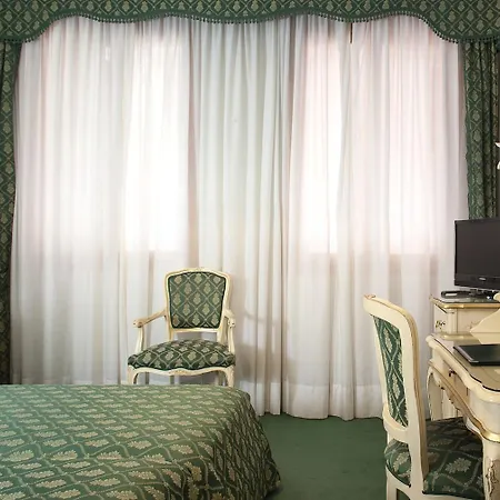 Hotel Commercio&pellegrino 3*