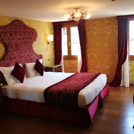 Casanova Hotel 4*
