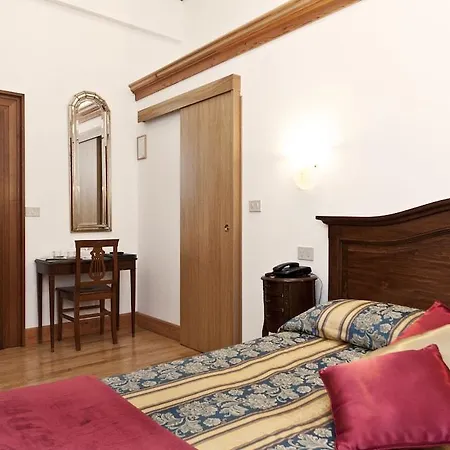 Fava Hotel 2*