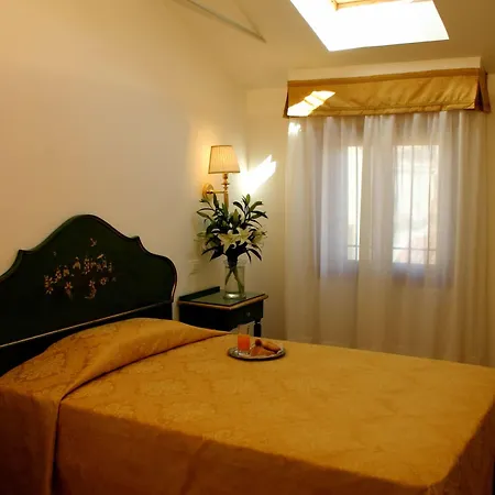 Palazzo Cendon Piano Antico Venice