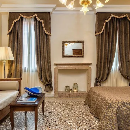 Dell'opera Hotel
