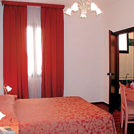 Hotel Altieri 3*