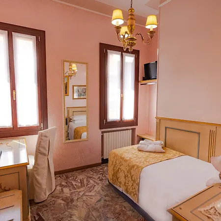 Al Piave 3* Venice