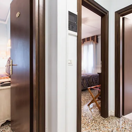 Al Piave 3* Venice