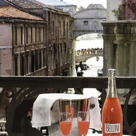 Hotel Al Ponte Dei Sospiri 4*
