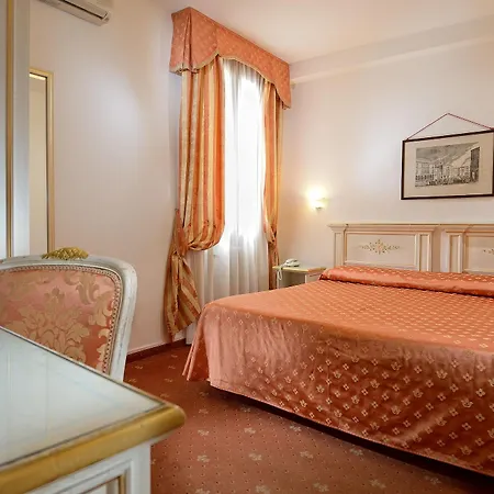 Ambassador Tre Rose Otel 3*