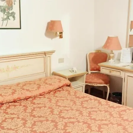 Ambassador Tre Rose Otel Venedik