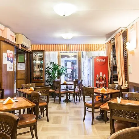 Ambassador Tre Rose Отель 3*