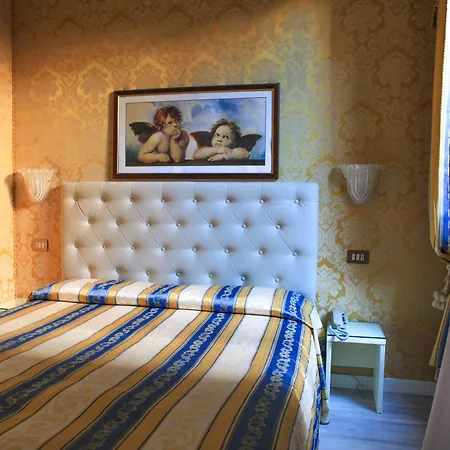 Hotel Bridge