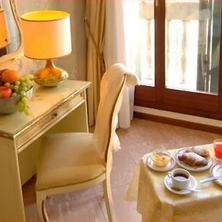 Canal & Walter Hotel 3*