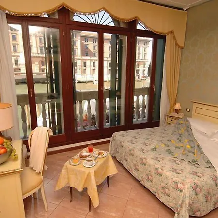 Hotel Canal & Walter 3*