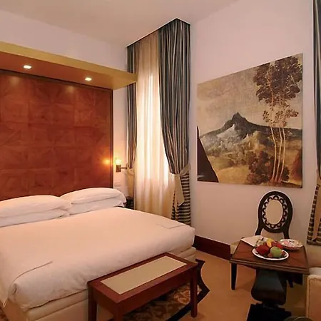 Hotel Dei Dragomanni 4*