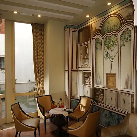 Hotel Dei Dragomanni 4*