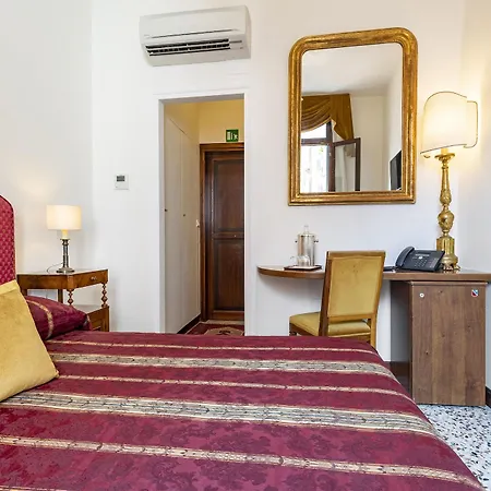 Guest house Palazzo Schiavoni Residenza D'epoca & Suite-apartments 3*