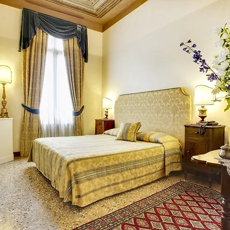 Palazzo Schiavoni Residenza D'epoca & Suite-apartments Guest house Venice