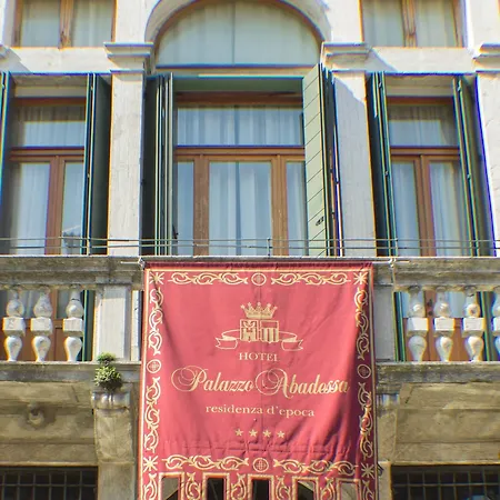 Ξενοδοχείο Palazzo Abadessa 4*