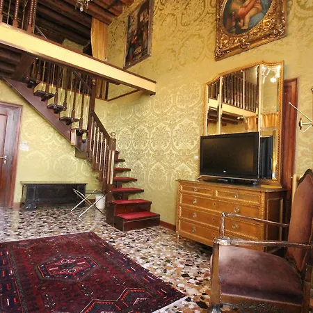 Ξενοδοχείο Palazzo Abadessa 4*