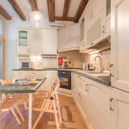 Apartment Casa Masa Close To @s.lucia Train Station