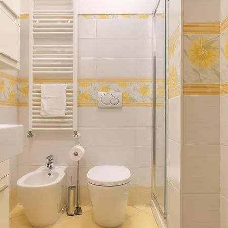 Casa Masa Close To @s.lucia Train Station Apartment