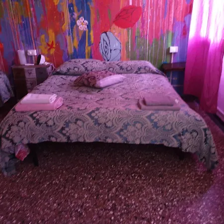 The Artist Place Homestay *