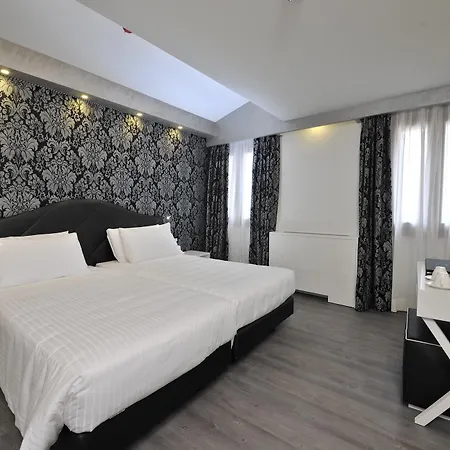 Hotel Al Theatro Palace