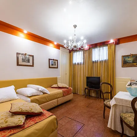 Palazzo Odoni 3*