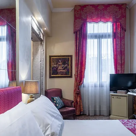 Palazzo Odoni 3* Venedik