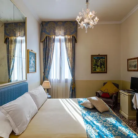 Konukevi Palazzo Odoni Venedik