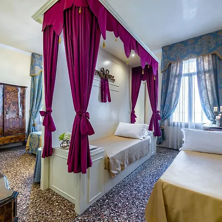 Palazzo Odoni 3*