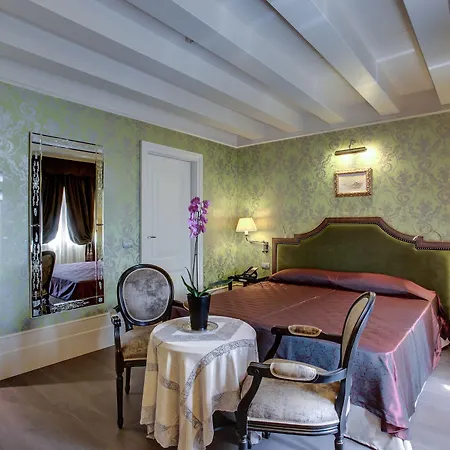 Moresco Hotel 4*