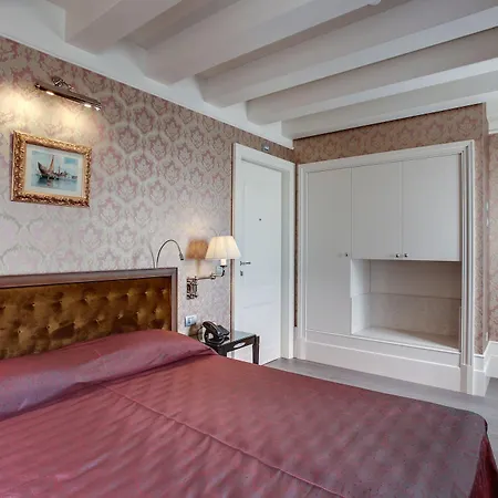 Moresco Hotel