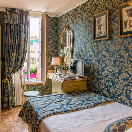 Santo Stefano 3* Venice
