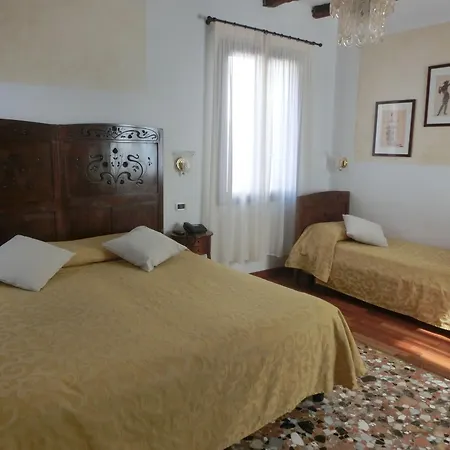 Art Deco Penzion 3*