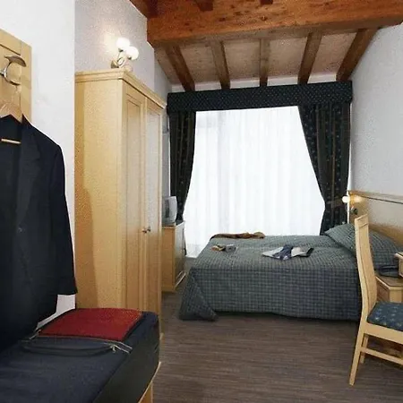 Mary Hotel