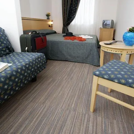 Hotel Mary 3*