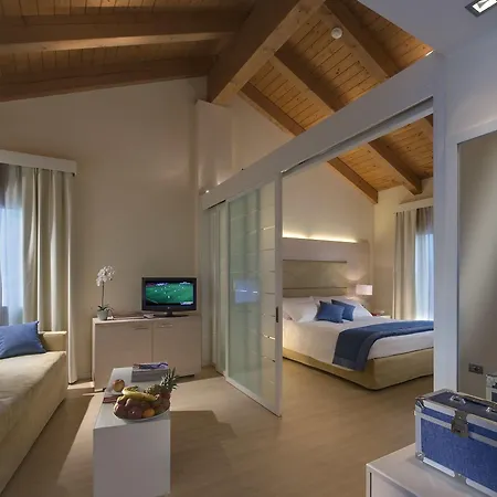 Annia Park Venice Airport Tessera
