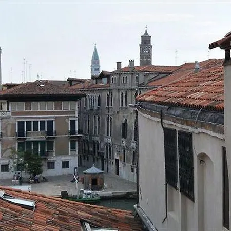 Garden Ca' Rezzonico Apartment Venice