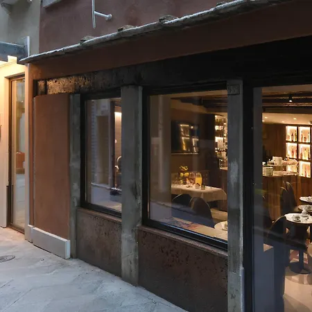 罗莎萨尔瓦酒店