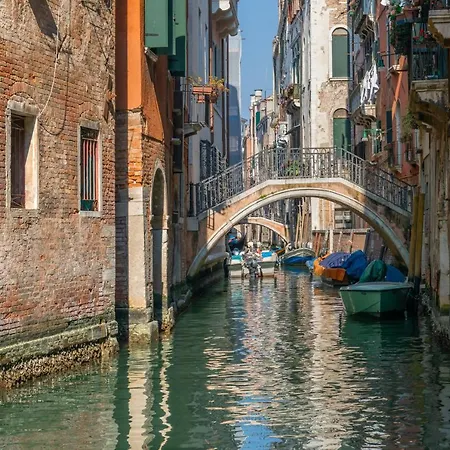 Ramo Del Teatro Canal View