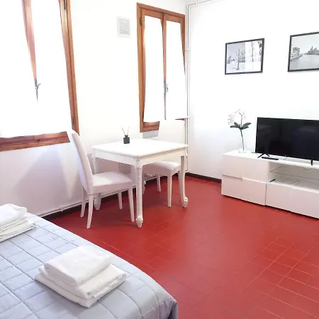 Vivaldi Apartment Venice