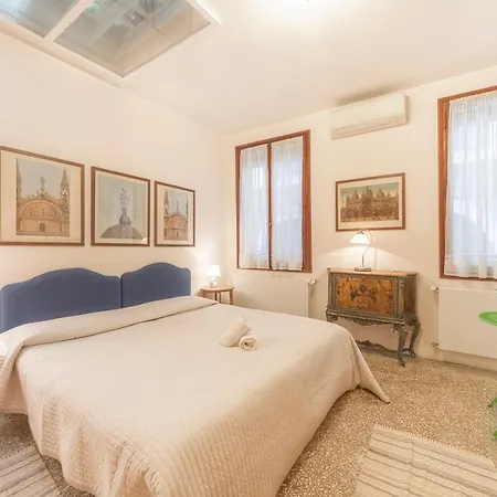Apartment Canal Grande Venice
