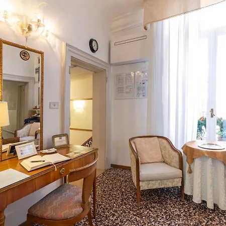 Hotel Casa Petrarca *