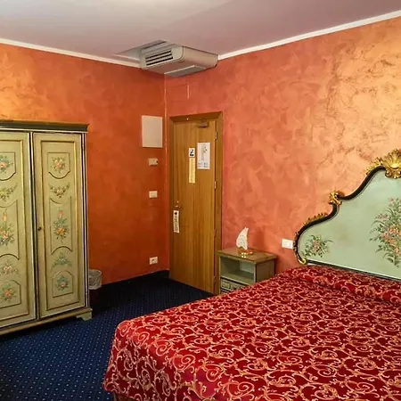 Hotel Malibran 3*