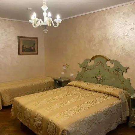 Hotel Malibran 3*