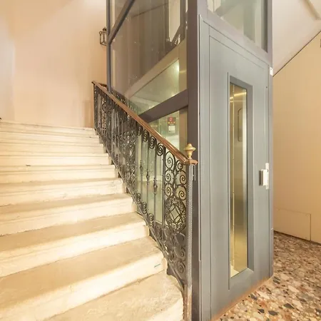 Canal Grande Apartment *