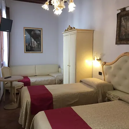 Konukevi Alloggi Ss Giovanni E Paolo Venedik